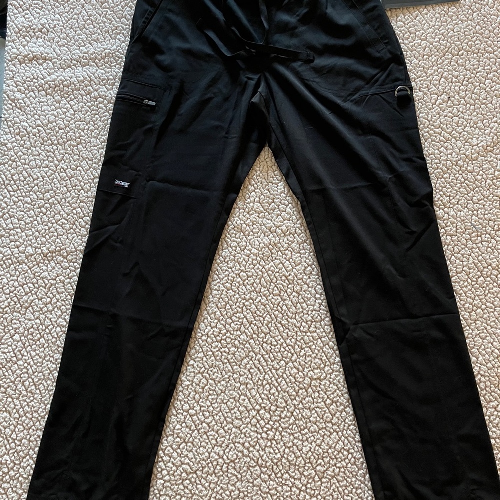 Grey’s Anatomy 3pocket black logo-elastic cargo pant with tags - Picture 2 of 4
